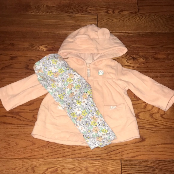 Carters Outfit - Picture 1 of 3